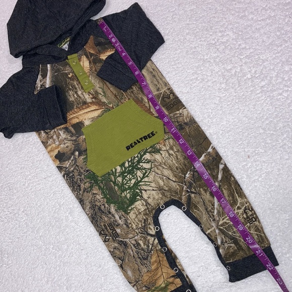 Realtree camouflage long sleeve front pocket romper 6/12m - Picture 3 of 8